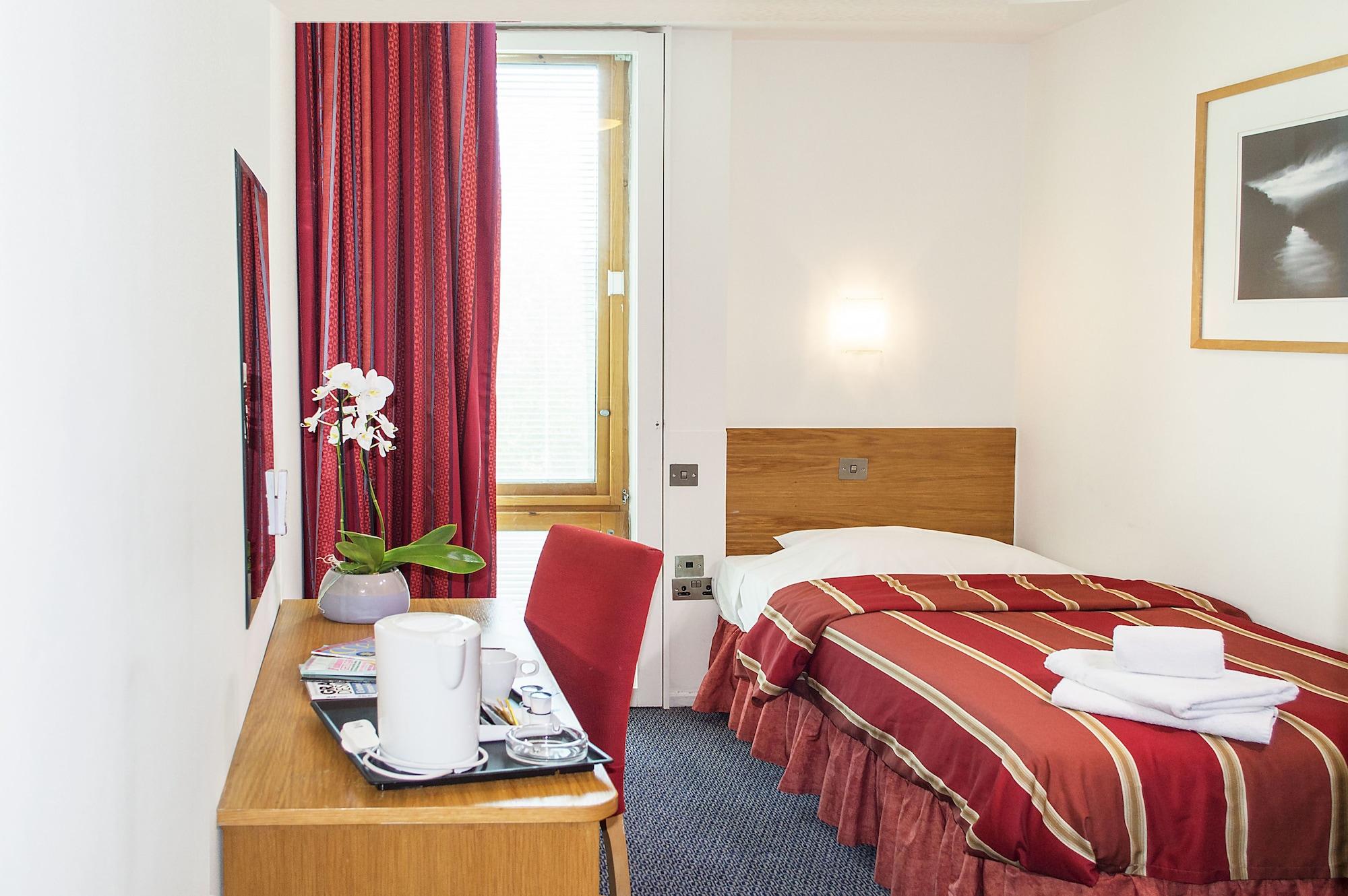 Feltham St Giles Heathrow - A St Giles Hotel מראה חיצוני תמונה