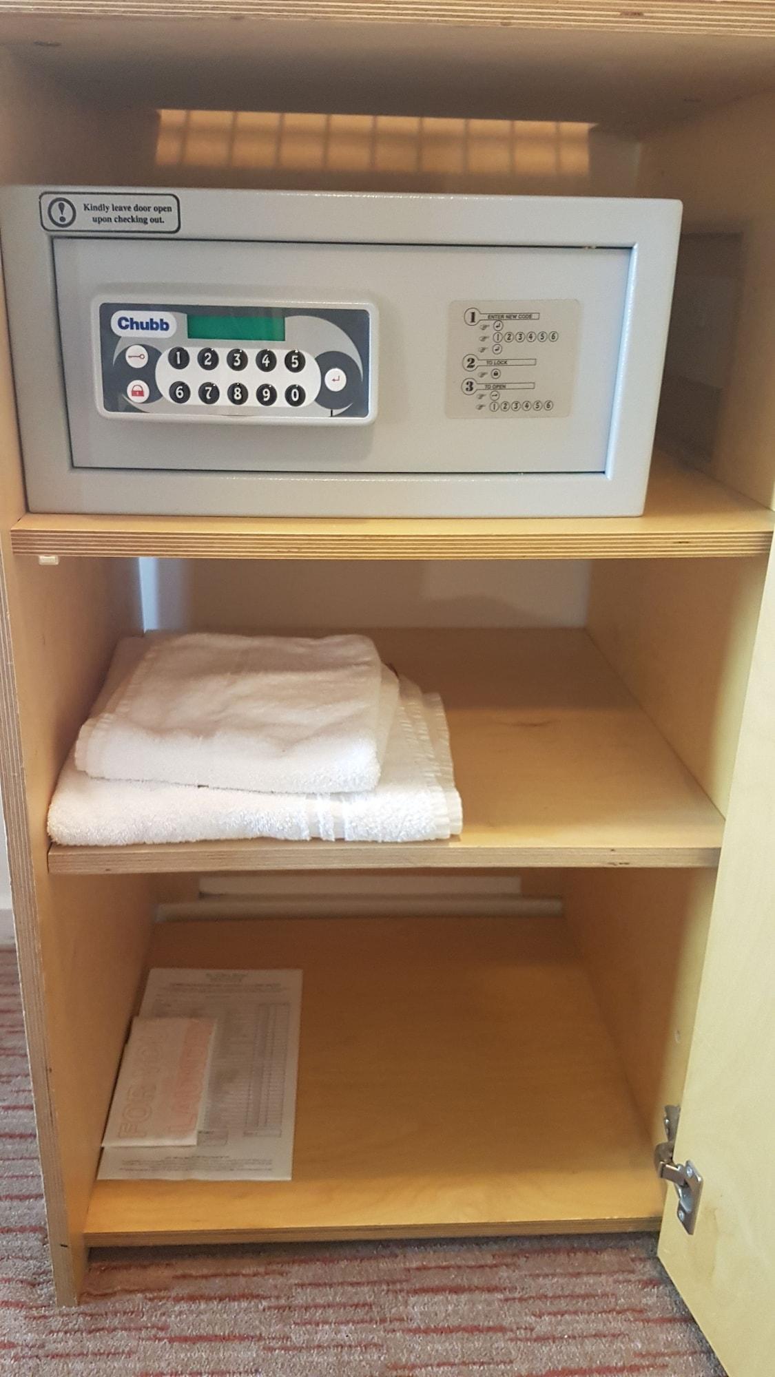 Feltham St Giles Heathrow - A St Giles Hotel מראה חיצוני תמונה