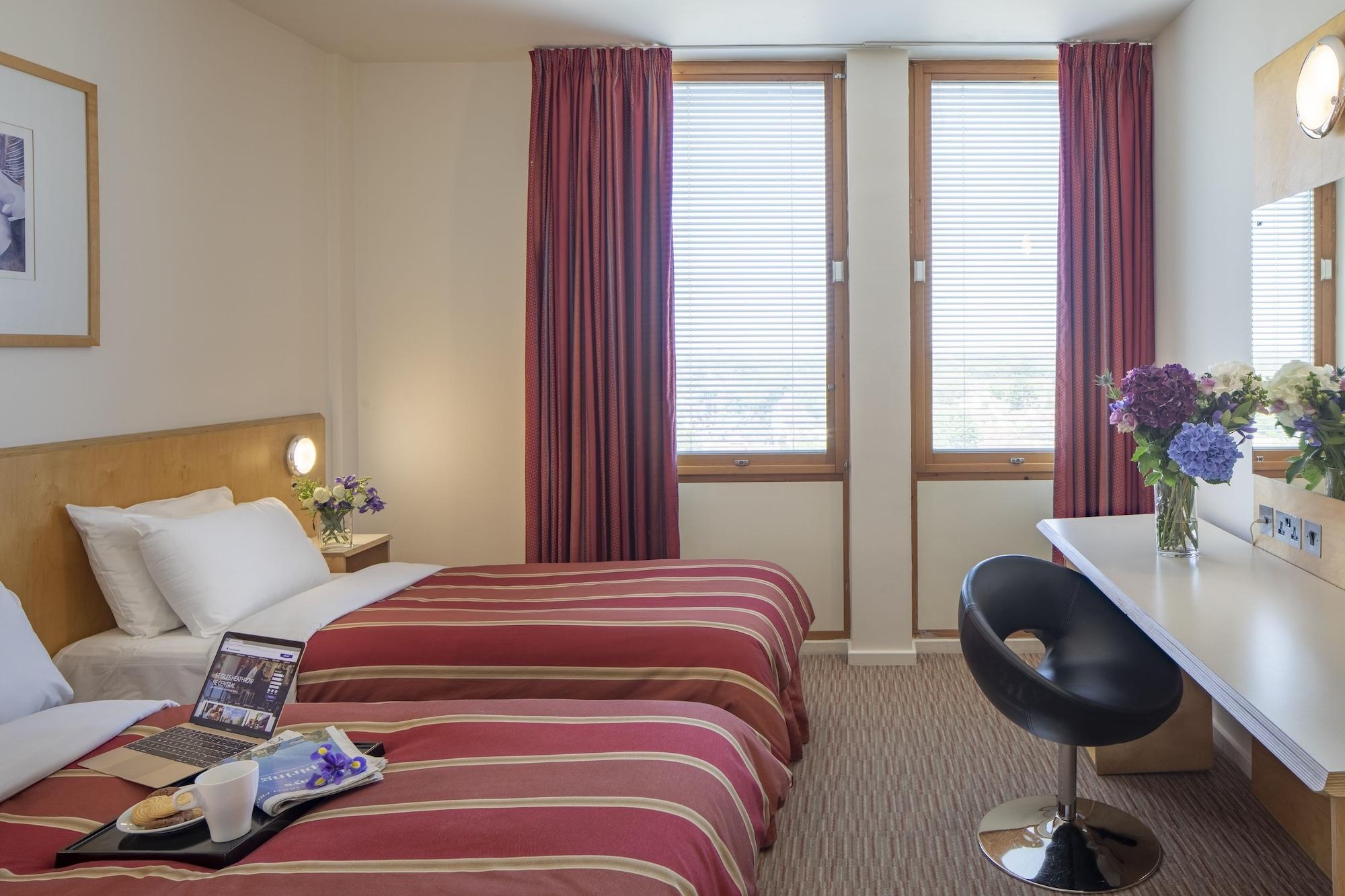Feltham St Giles Heathrow - A St Giles Hotel מראה חיצוני תמונה