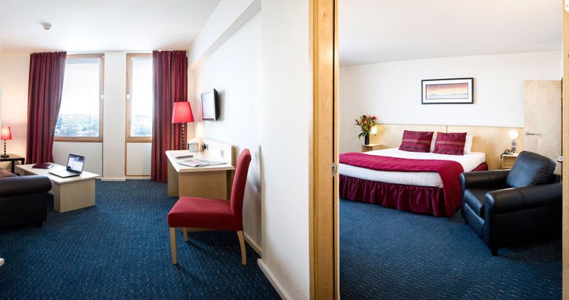 Feltham St Giles Heathrow - A St Giles Hotel מראה חיצוני תמונה