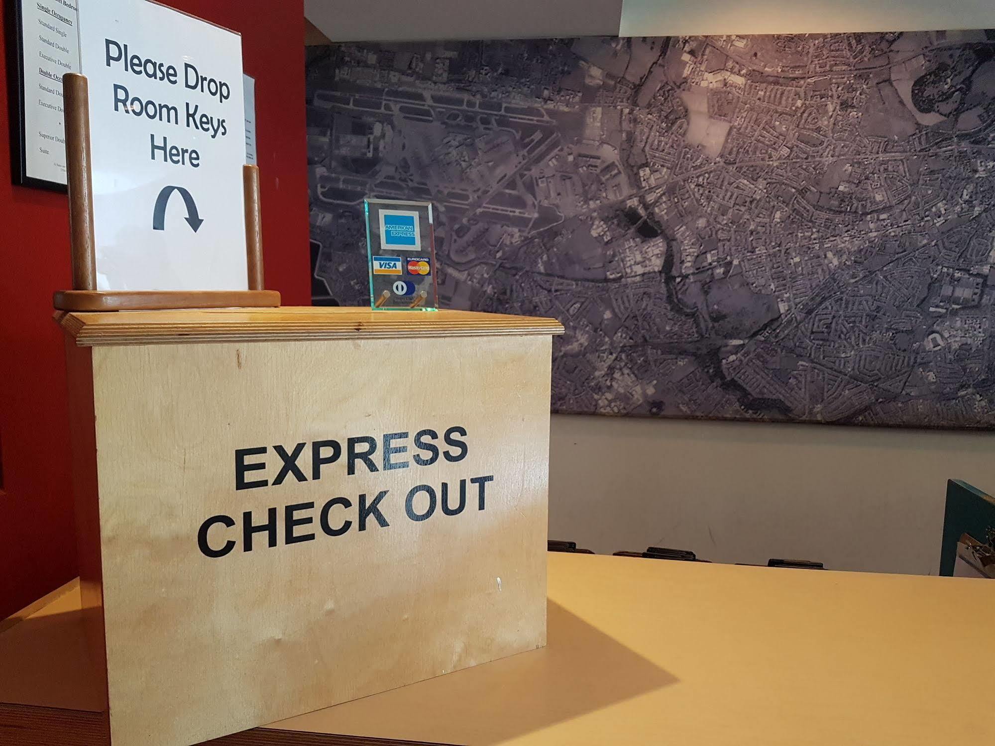 Feltham St Giles Heathrow - A St Giles Hotel מראה חיצוני תמונה
